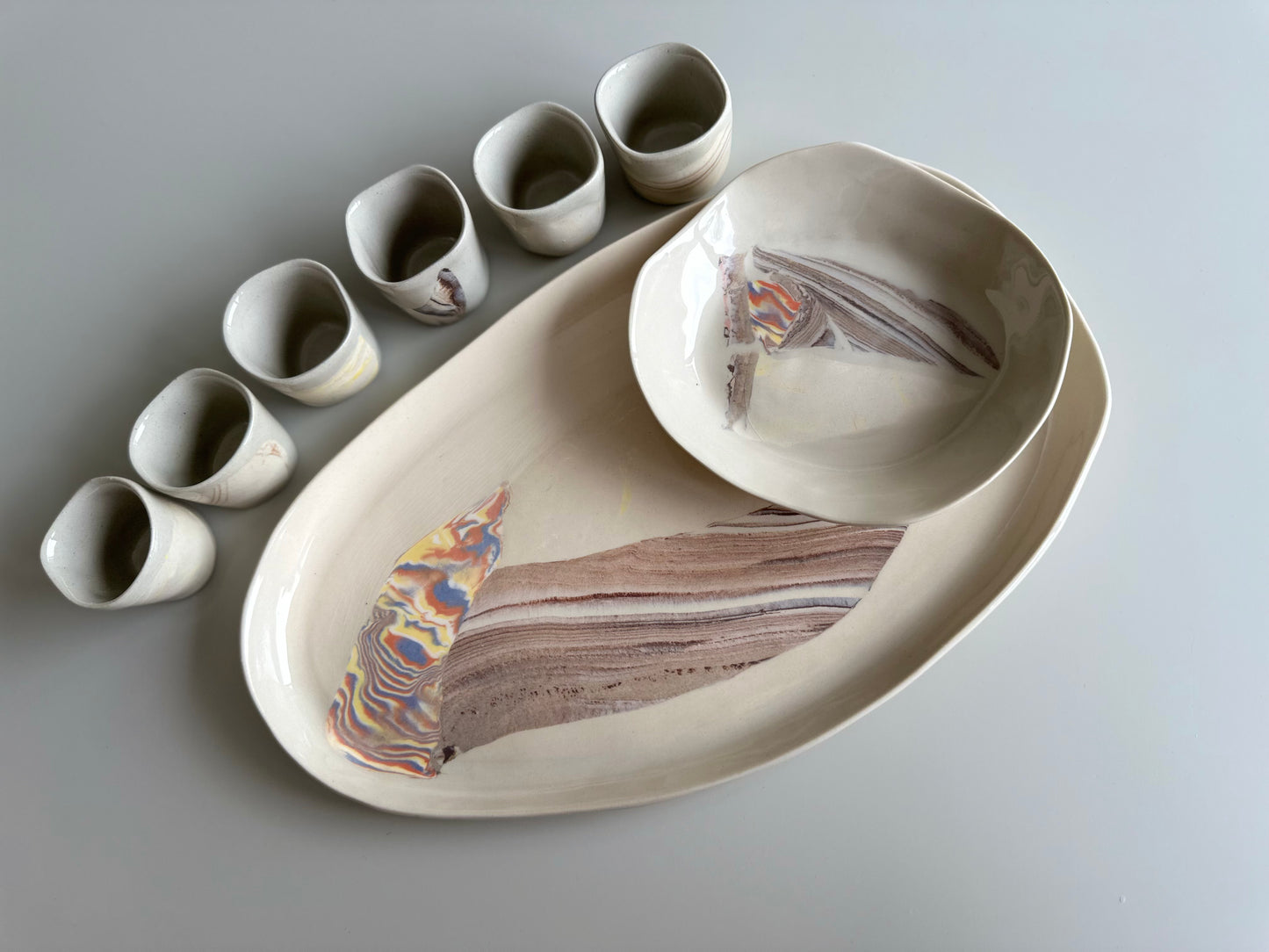 GREIGE TRAY SET